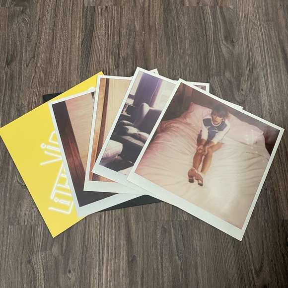 TAYLOR SWIFT - 1989 World Tour VIP Polaroid Lithographs - Picture 2 of 2